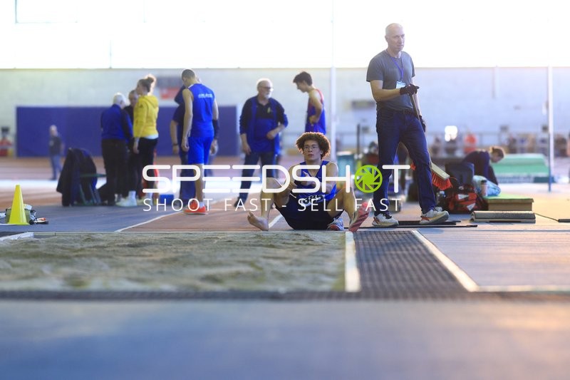 Weitspringer Kaul Niklas (385; USC Mainz) im Sand