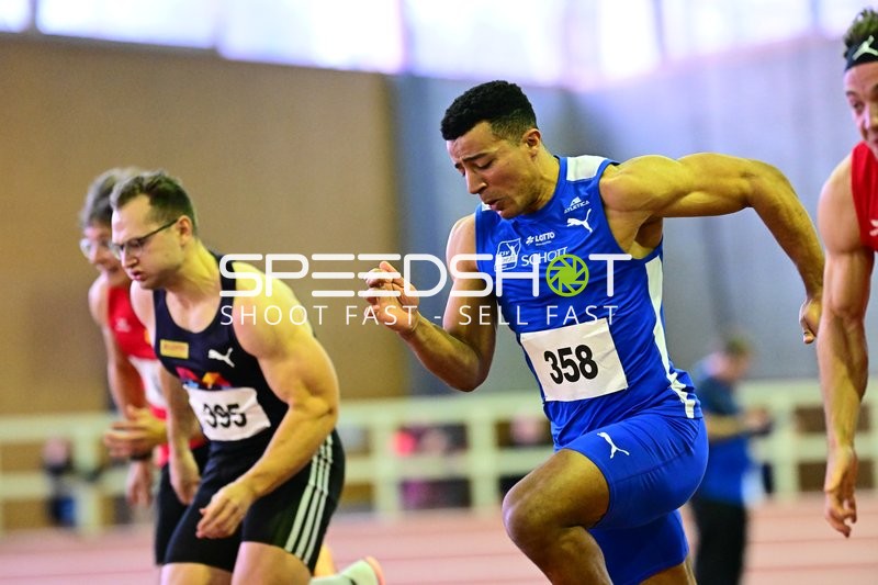 Start des Rennens mit 358; USC Mainz und Zentgraf Severin (395; USC Mainz)