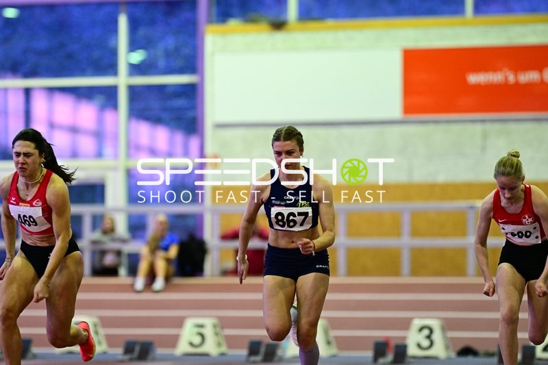 Startlauf mit Steilen Lilian (867; Post-Sportverein Trier) und Schumacher Maren (469; LG Rhein-Wied)