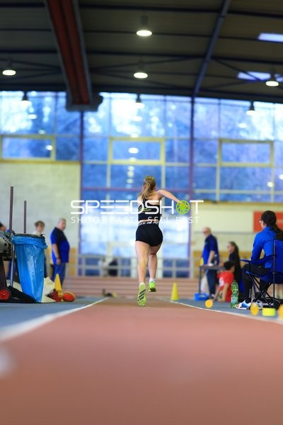 Leichtathletin von Person 10048 sprintet