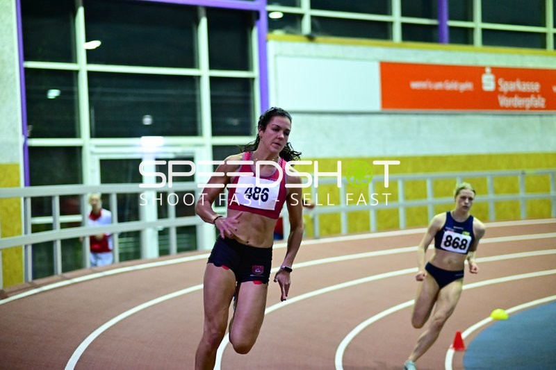 Greif Julia (486; TuS Fortuna 1884 Saarburg) führt das Rennen an