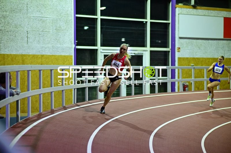 Leichtathletik-Läuferinnen auf der Bahn