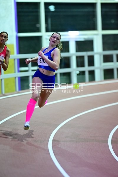 Startnummer 270 läuft vor 382