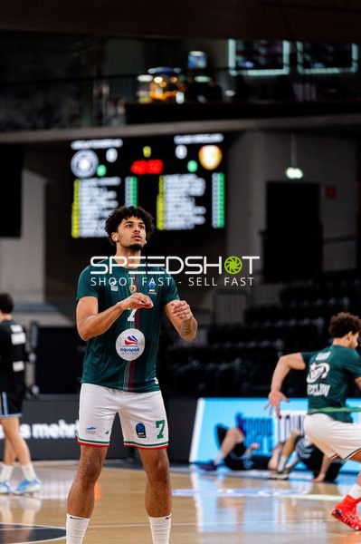 Jakub Urbaniak (7; Slask Wroclaw) in Aktion