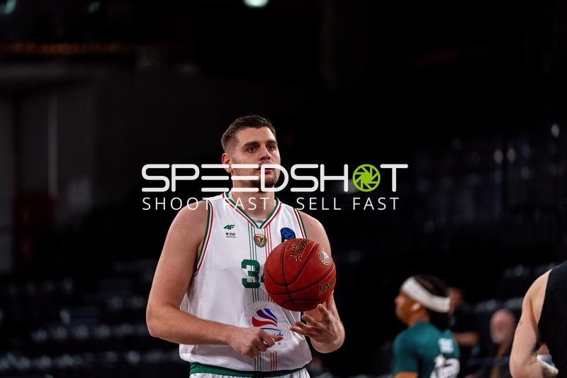 Spielaktion mit Stefan Dordevic (34; Slask Wroclaw)