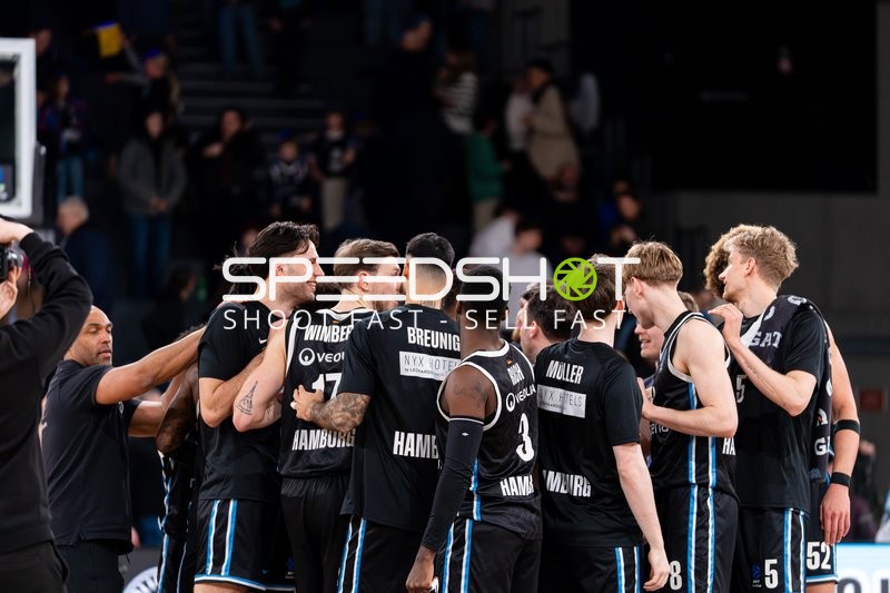 Teamgespräch mit Benedikt Turudic (44; Veolia Towers Hamburg) und Zacharie Perrin (52; Veolia Towers Hamburg)