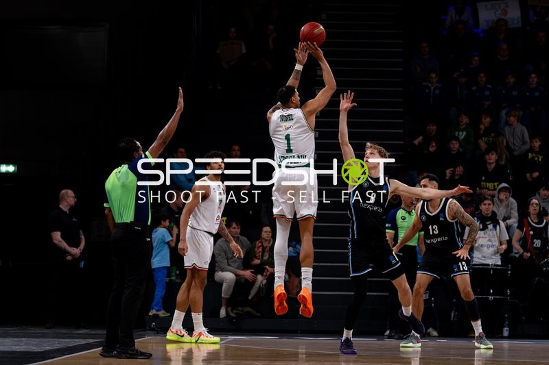 Spielaktion mit Devon Daniels (21; Veolia Towers Hamburg) und Martin Breunig (13; Veolia Towers Hamburg)