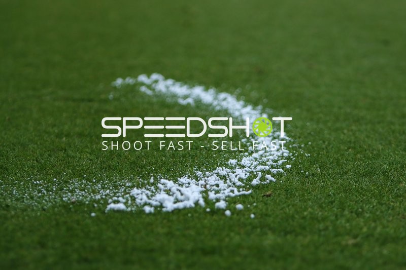 Spielfeld mit Linienmarkierung