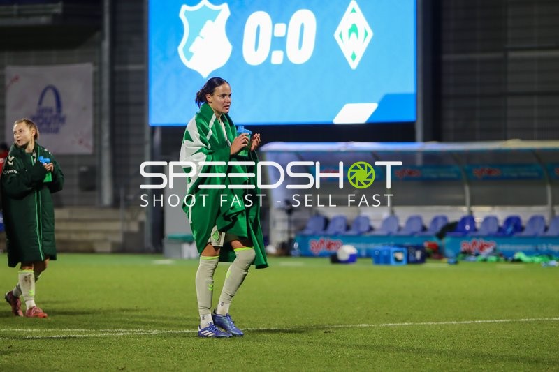 Spielerinnen auf dem Feld