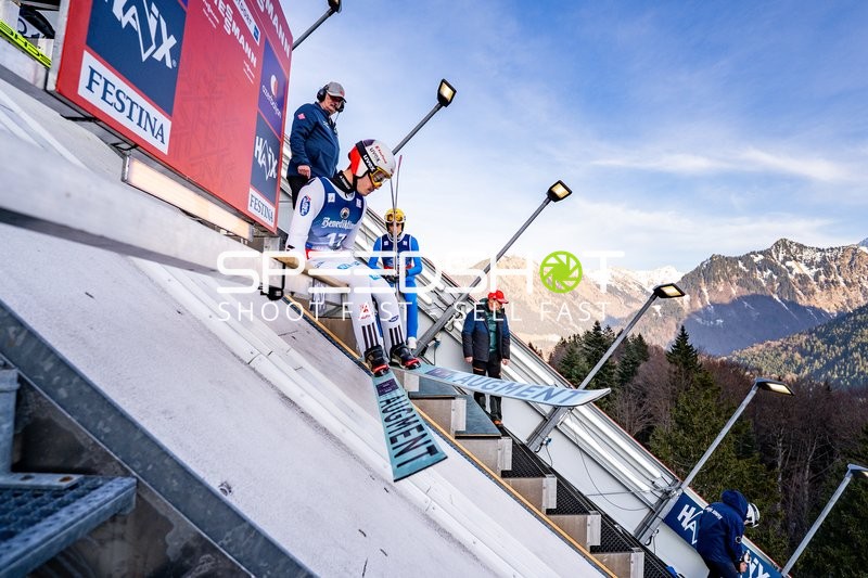 Startnummer 1 beim Skiflug