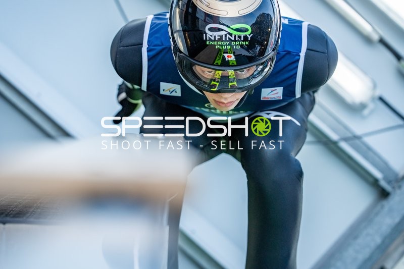 Skispringer am Absprung in Oberstdorf