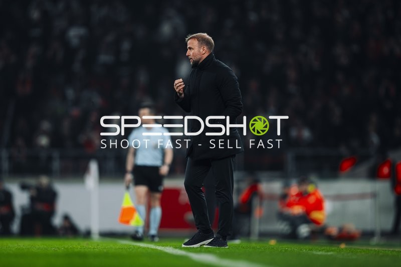 Trainer an der Seitenlinie