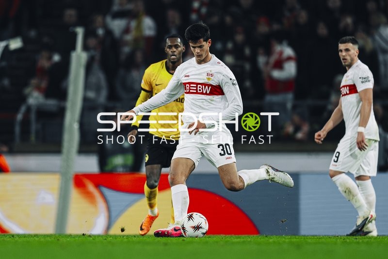 Spielszene mit Ballkontrolle