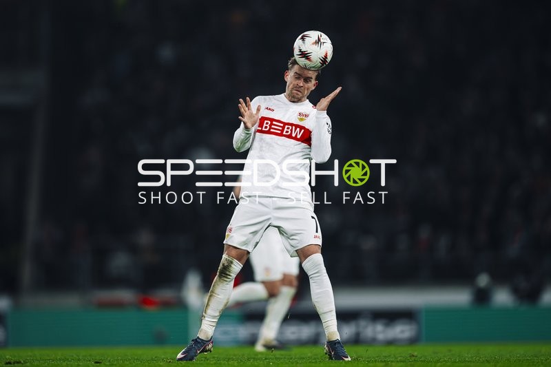 Maximilian Mittelstädt köpft