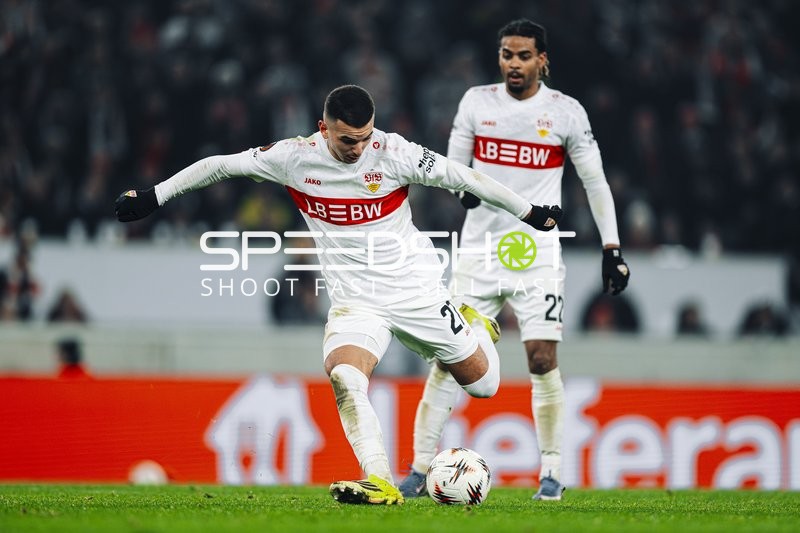 Spielszene mit Ballkontakt