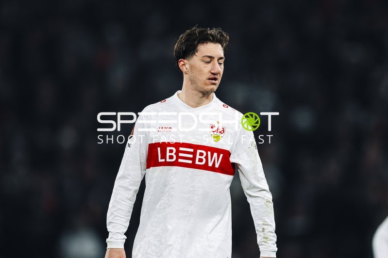 Spieler Angelo Stiller (6; VfB Stuttgart) in Aktion
