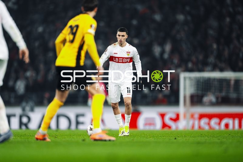 Spielszene mit Ballkontrolle