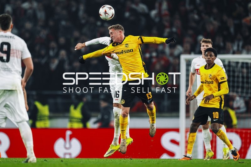 Kopfball-Duell im Spiel