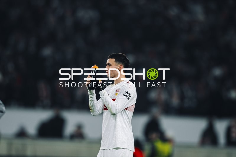 Spieler mit Trinkflasche