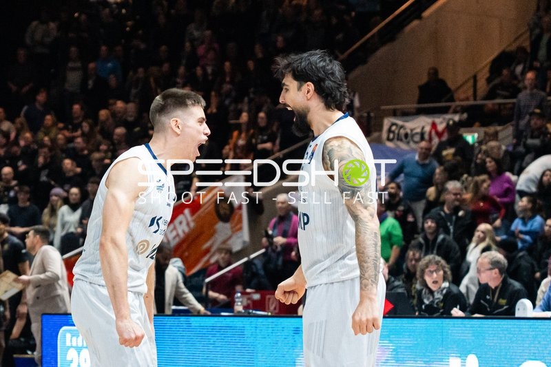 Marcel Keßen (15; MLP Academics Heidelberg) und Dusan Neskovic (7, MLP Academics Heidelberg) am Jubeln