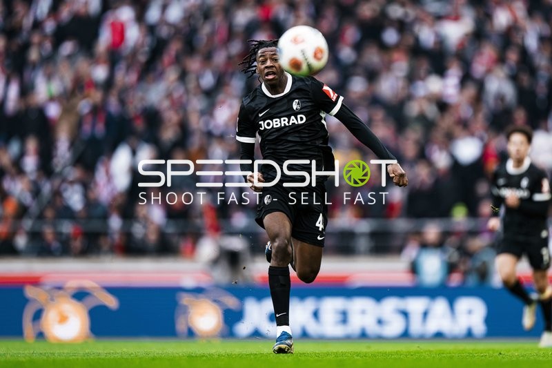 Spieler mit Ball in Aktion