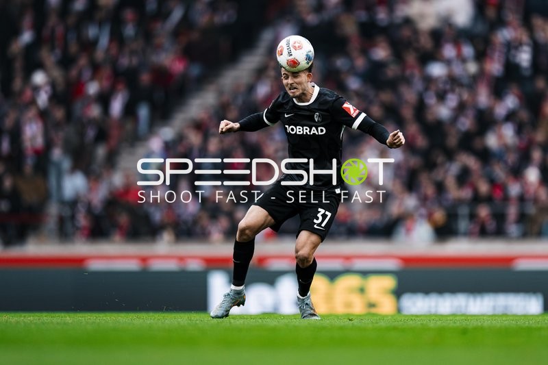 Kopfball von Max Rosenfelder (37; SC Freiburg)