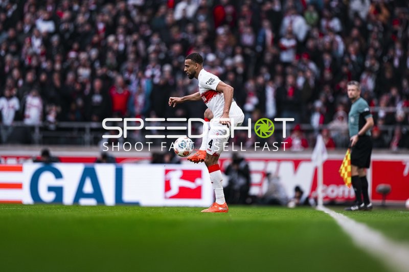 Ballkontrolle von Ramon Hendriks (3; VfB Stuttgart)