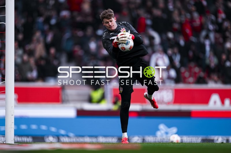 Torwart Alexander Nübel (33; VfB Stuttgart) in Aktion