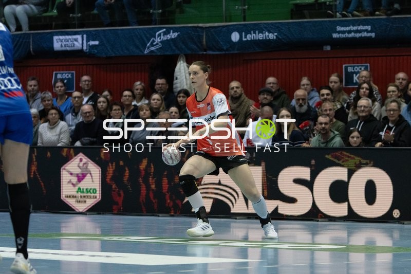 Andrea Jacobsen (4; HSG Blomberg-Lippe) in Aktion