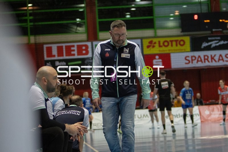 Trainerteam an der Auswechselbank