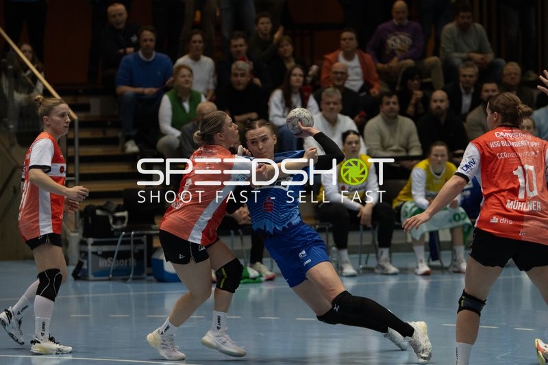 Alexia Hauf (31; HSG Blomberg-Lippe) und Lilli Holste (58; Sport-Union Neckarsulm) in Zweikampf