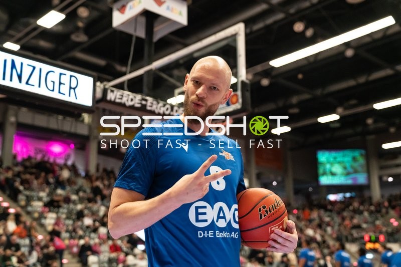 Robin Christen (8; Science City Jena) am Spielfeldrand