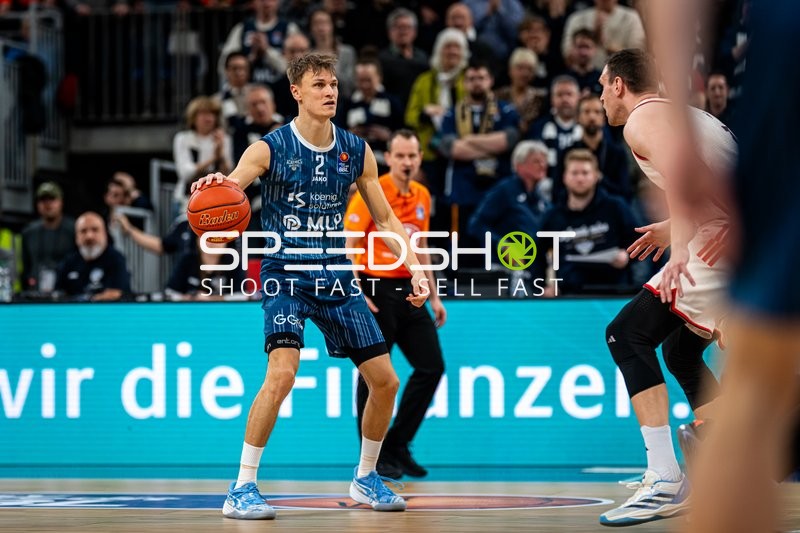 Spielaktion mit Niklas Würzner (2; MLP Academics Heidelberg)