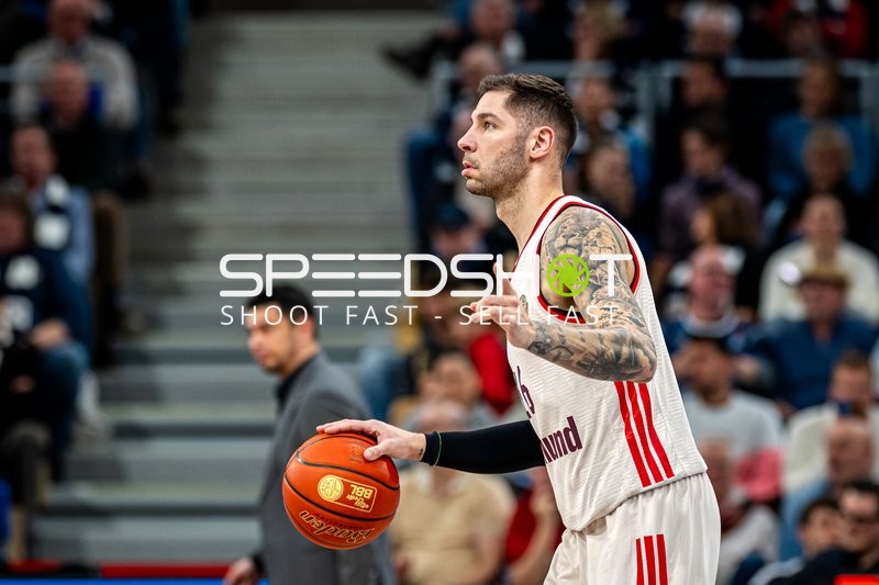 Spielaktion mit Stefan Jovic (16; FC Bayern Basketball)