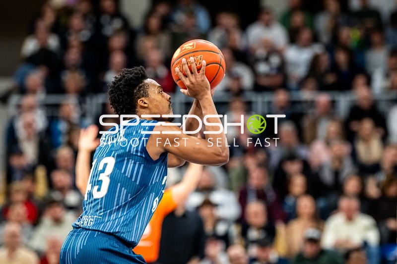 Wurf von Eric Reed Jr. (43; MLP Academics Heidelberg)