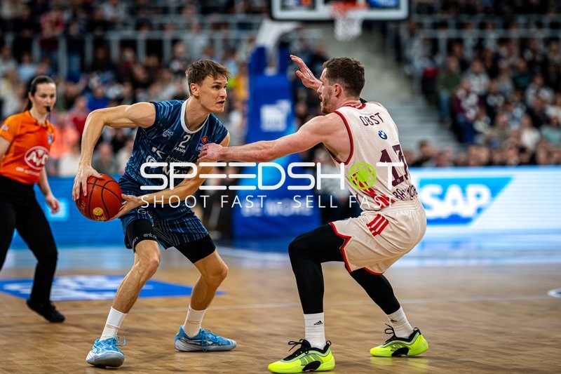 Spielaktion mit Niklas Würzner (2; MLP Academics Heidelberg)