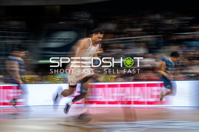 Spielaktion mit Oscar da Silva (1; FC Bayern Basketball)