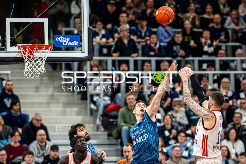 Spielaktion mit Dusan Neskovic (7; MLP Academics Heidelberg) und Marcel Keßen (15; MLP Academics Heidelberg)