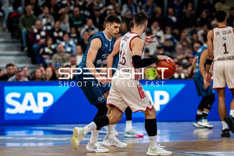 Spielaktion mit Dusan Neskovic (7; MLP Academics Heidelberg)