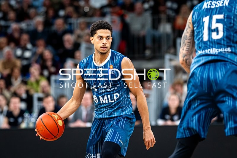 Spielaktion mit Kevin McClain (3; MLP Academics Heidelberg)