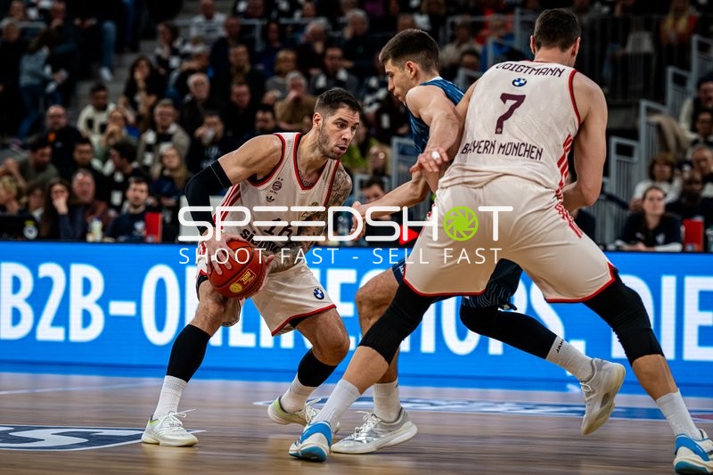 Spielaktion mit Stefan Jovic (16; FC Bayern Basketball)