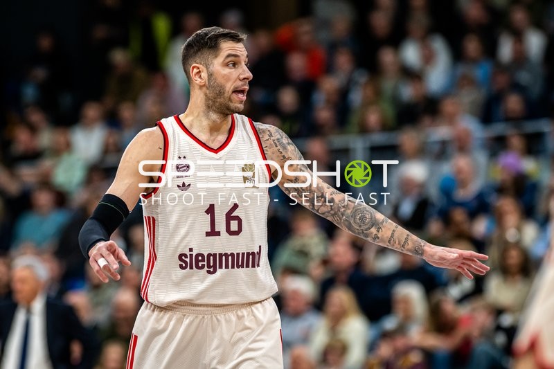 Spielaktion mit Stefan Jovic (16; FC Bayern Basketball)