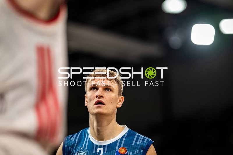 Spielaktion mit Niklas Würzner (2; MLP Academics Heidelberg)