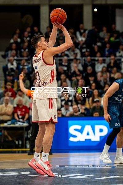 Spielaktion mit Neno Dimitrijevic (0; FC Bayern Basketball)