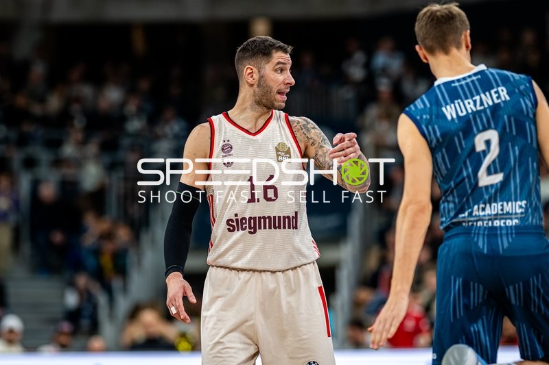 Szene mit Stefan Jovic (16; FC Bayern Basketball) und 02; MLP Academics Heidelberg