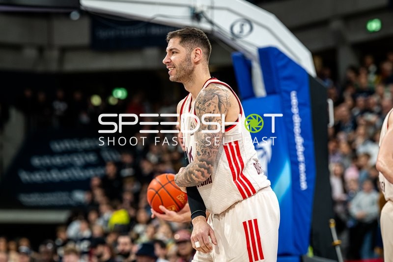 Spielaktion mit Stefan Jovic (16; FC Bayern Basketball)