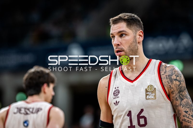 easyCredit BBL: Stefan Jovic (16; FC Bayern Basketball) und Justinian Jessup (10; FC Bayern Basketball) in Aktion