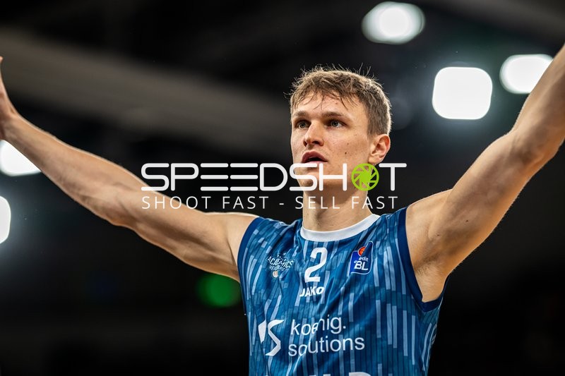 Spielaktion mit Niklas Würzner (2; MLP Academics Heidelberg)