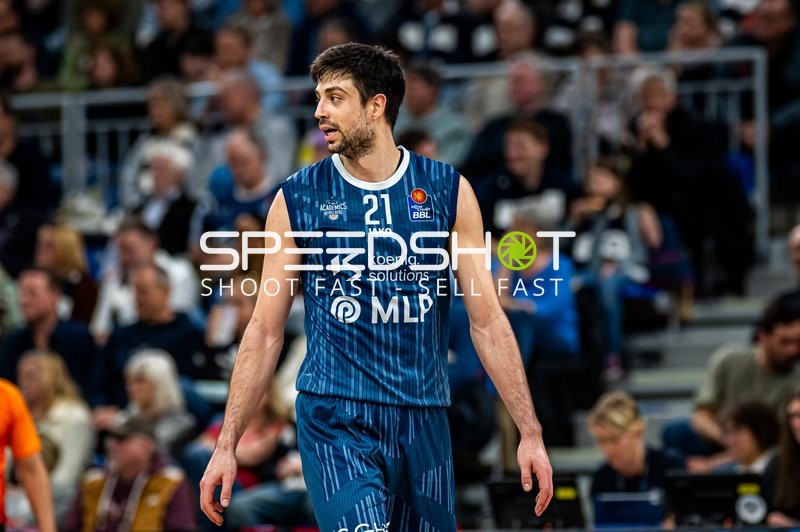 Szene mit Mateo Seric (21; MLP Academics Heidelberg)