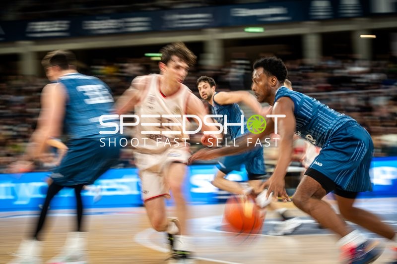 Spielaktion mit Mateo Seric (21; MLP Academics Heidelberg)